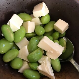 枝豆とチーズのサラダ